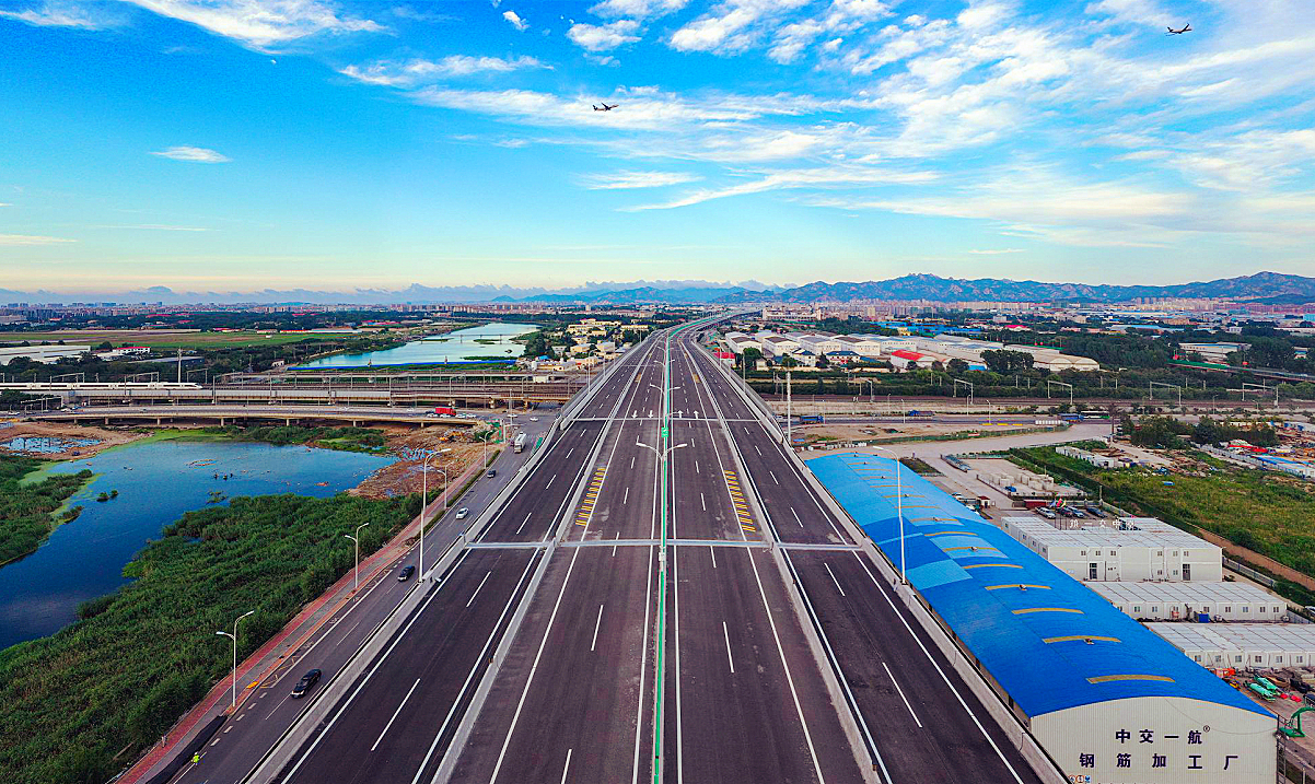 青岛胶东机场连线项目.jpg