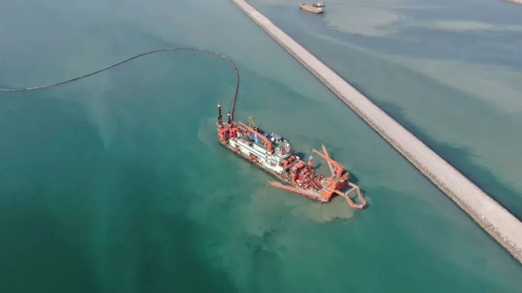 伊拉克新港口一期疏浚工程码头基槽通过验收.jpg
