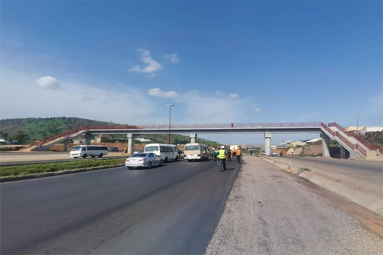 尼日利亚阿布贾至凯菲公路改扩建工程部分路段完成初步移交1(1).jpg