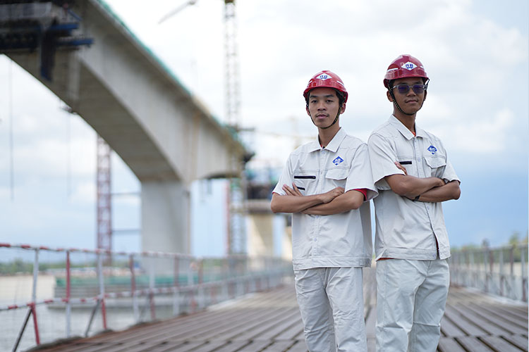 【一带一路】马来西亚：“和中国工程师一起成长让我们更憧憬未来”.jpg
