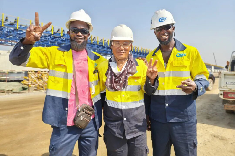 李亚光：在几内亚铺就一条从舌尖抵心间的路 3.jpg